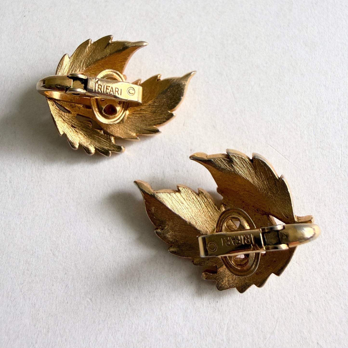 Crown Trifari Golden Berries Demi Parure Signed 1960s Leaf Spray Brooch Earrings