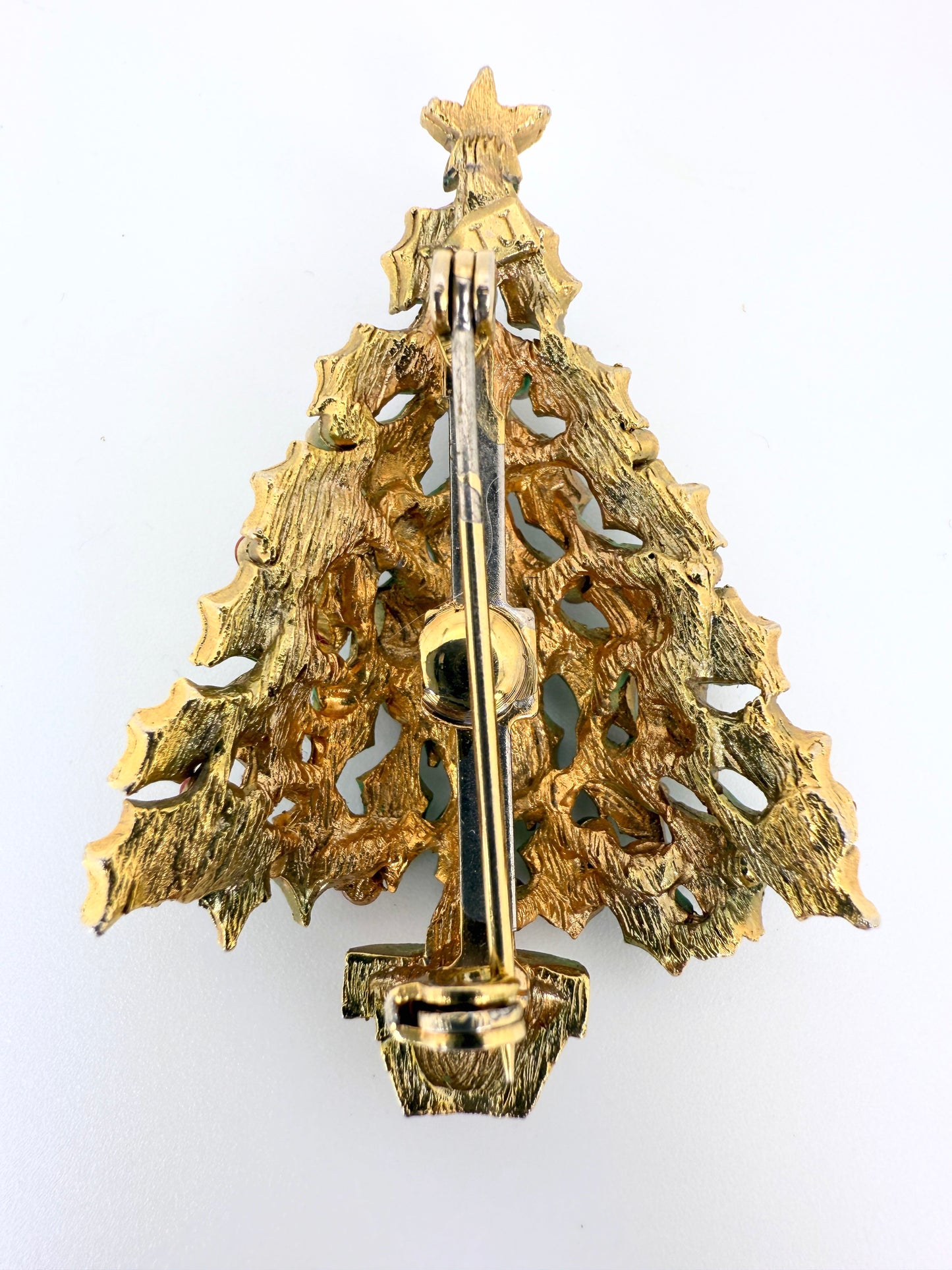 Vintage JJ Holly Berry Christmas Tree Brooch – Green Enamel & Red Berries