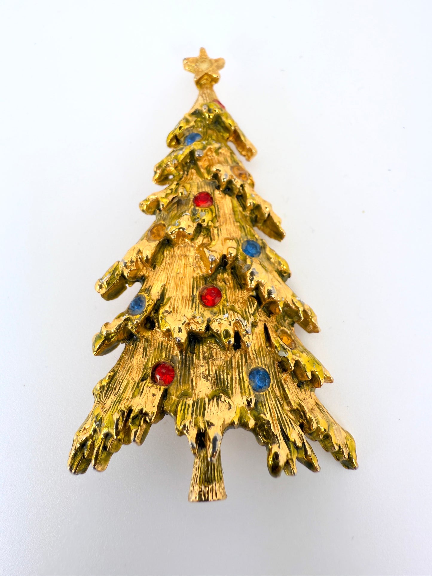 Vintage ART (Arthur Pepper) Gold-Tone Textured Christmas Tree Brooch with Rhinestones