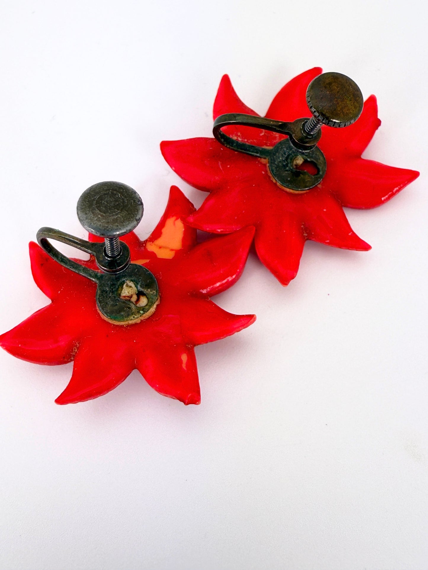 Vintage Red Poinsettia Christmas Earrings – Plastic Screw-Back Holiday Jewelry