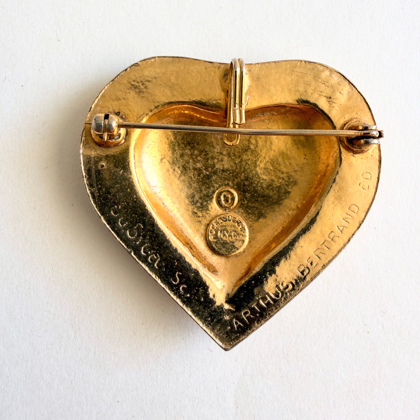 Vintage Accessocraft French Love Token Heart Brooch Pendant – “Un Peu Beaucoup Passionnément” Gold Tone Statement