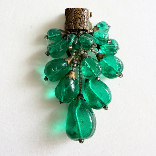 Vintage Czech Green Glass Cluster Fur Clip – Bohemian Molded Glass Grape Brooch