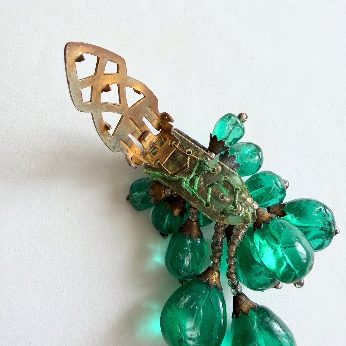 Vintage Czech Green Glass Cluster Fur Clip – Bohemian Molded Glass Grape Brooch