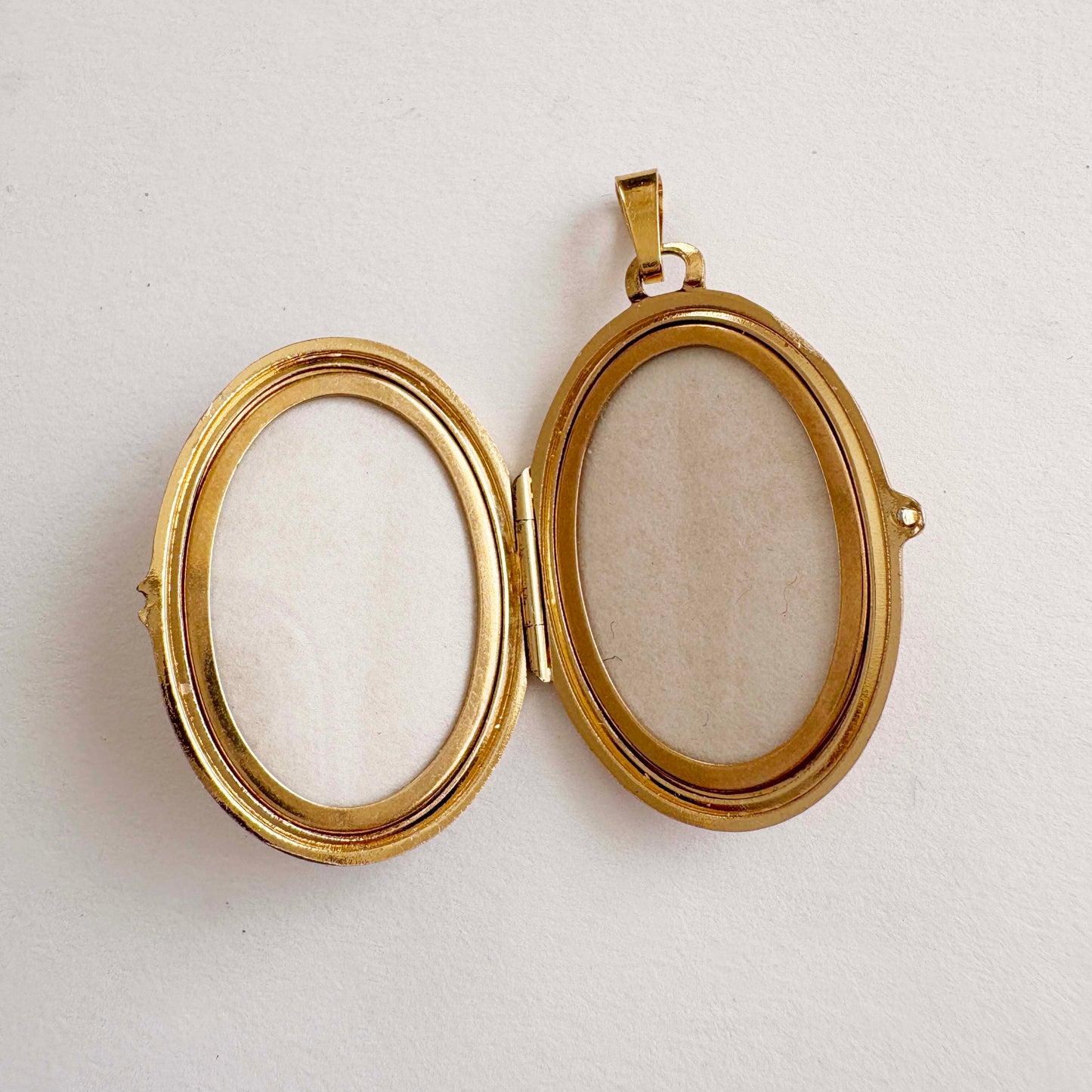 Vintage Monet Gold-Tone Oval Locket Pendant 1980s