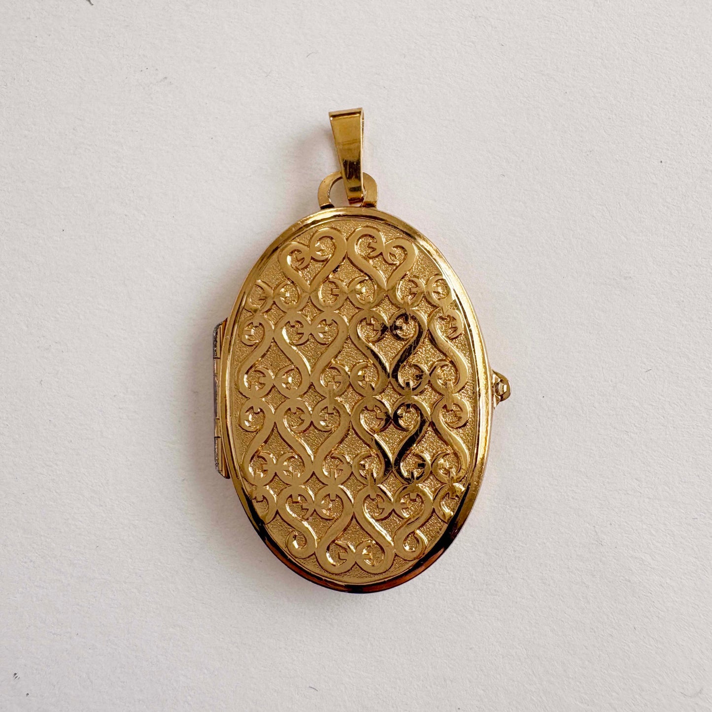 Vintage Monet Gold-Tone Oval Locket Pendant 1980s