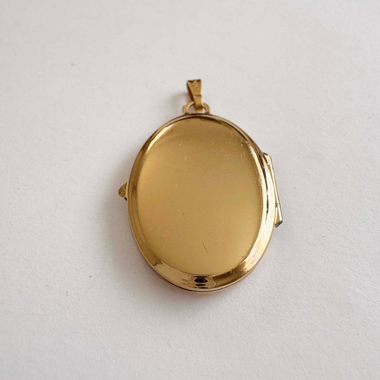 Vintage Monet Gold-Tone Oval Locket Pendant 1980s