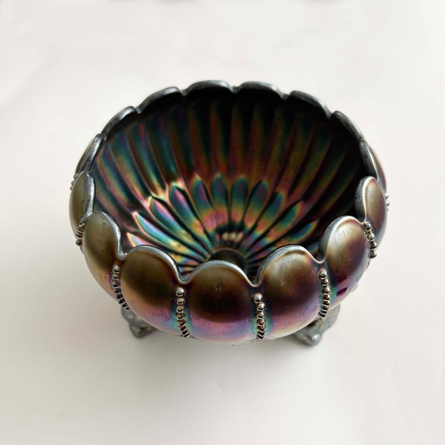 Antique Northwood "Leaf and Beads" pattern footed carnival glass rose bow