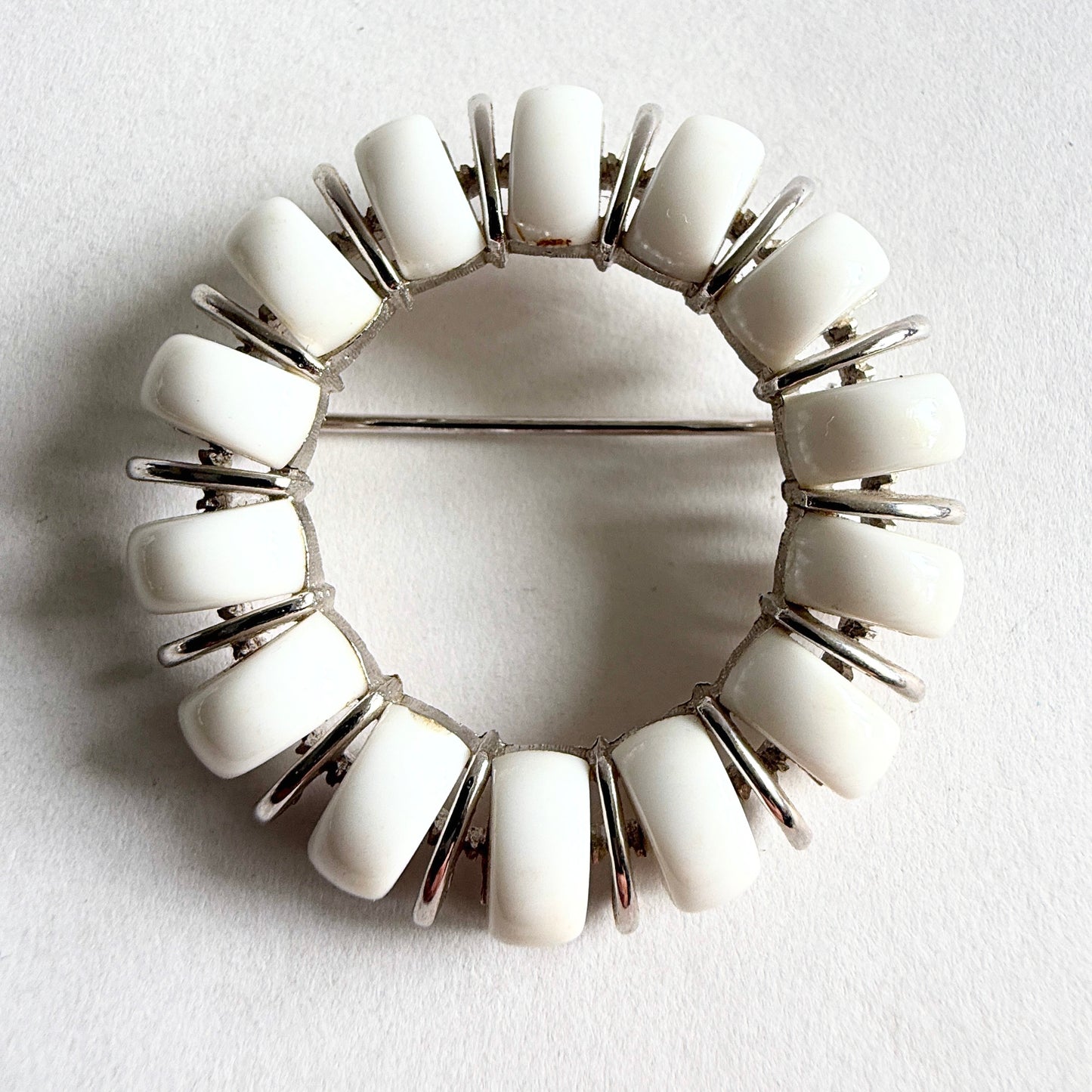 Crown Trifari Pebble Beach Wreath Brooch White Thermoset Silver Tone 1950s