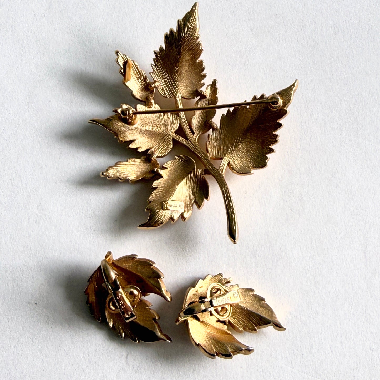 Crown Trifari Golden Berries Demi Parure Signed 1960s Leaf Spray Brooch Earrings