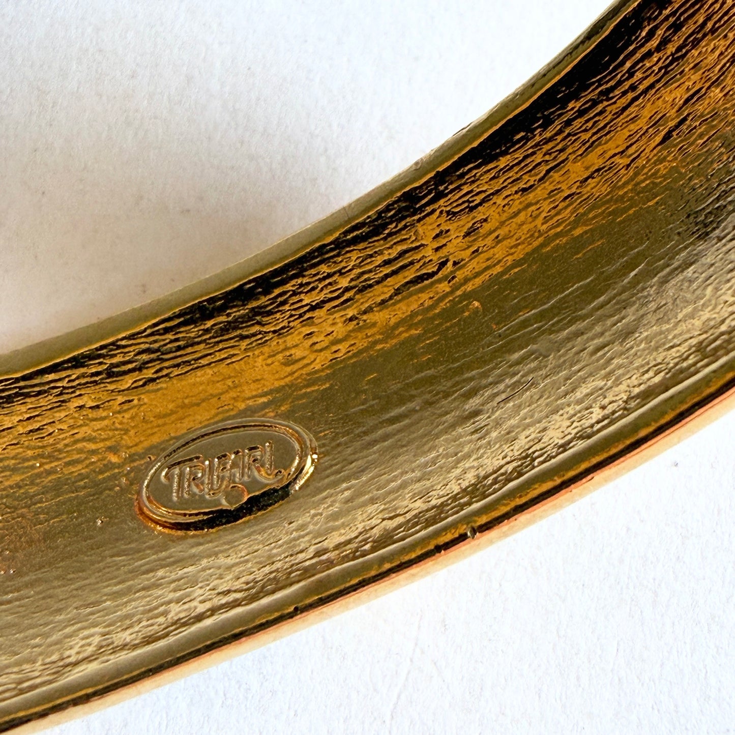 TRIFARI Kunio Matsumoto Harlequin Enamel Hinged Clamper Bangle