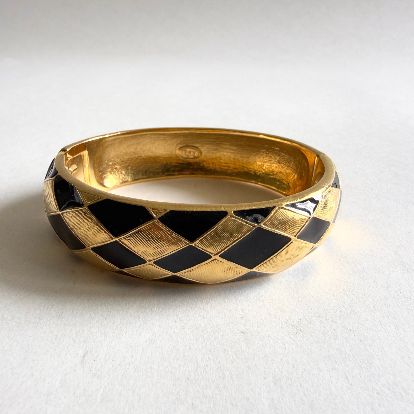 TRIFARI Kunio Matsumoto Harlequin Enamel Hinged Clamper Bangle